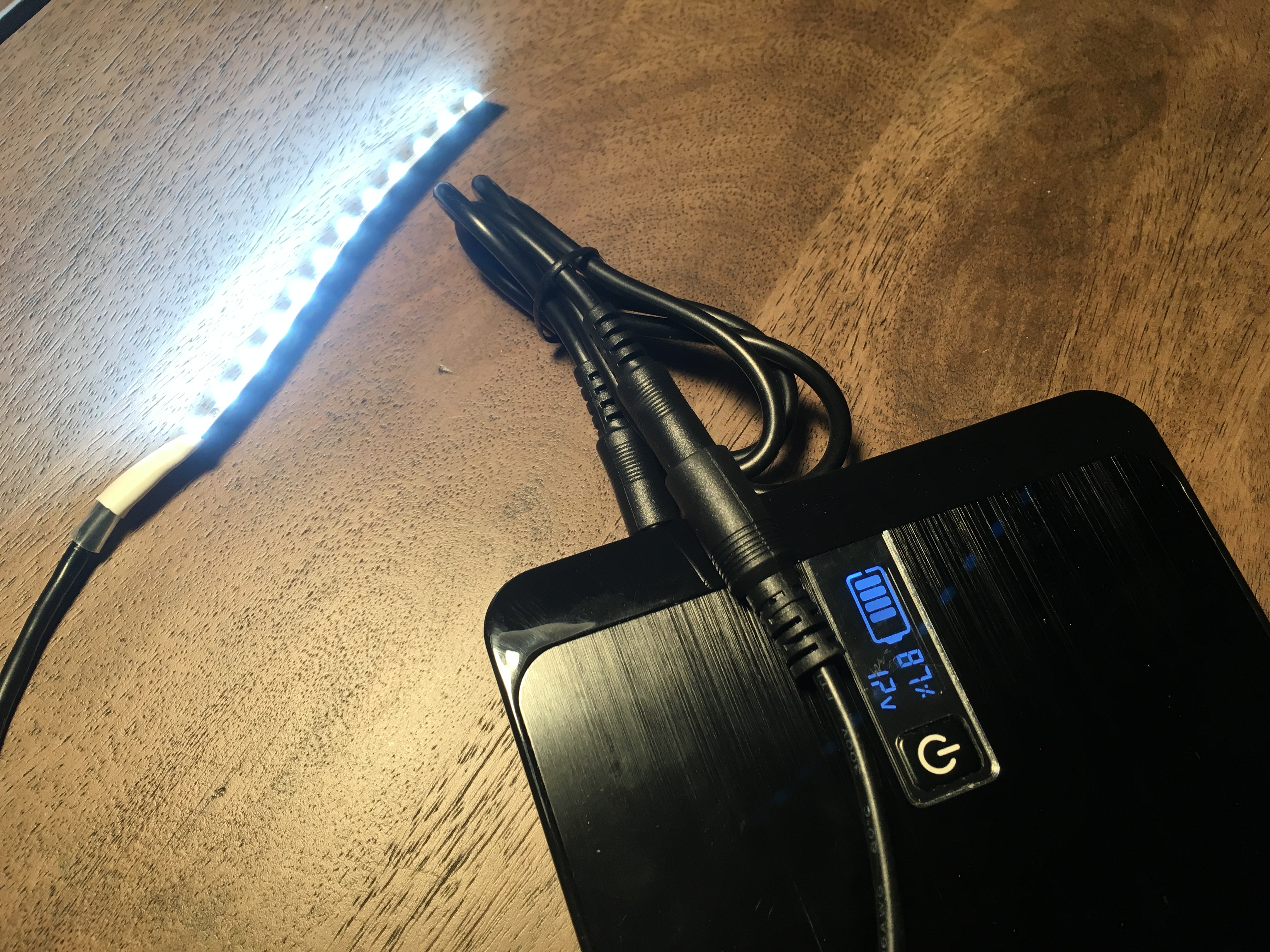 Betydning olie Ekstrem fattigdom Powering LED Strips With a Battery | Waveform Lighting